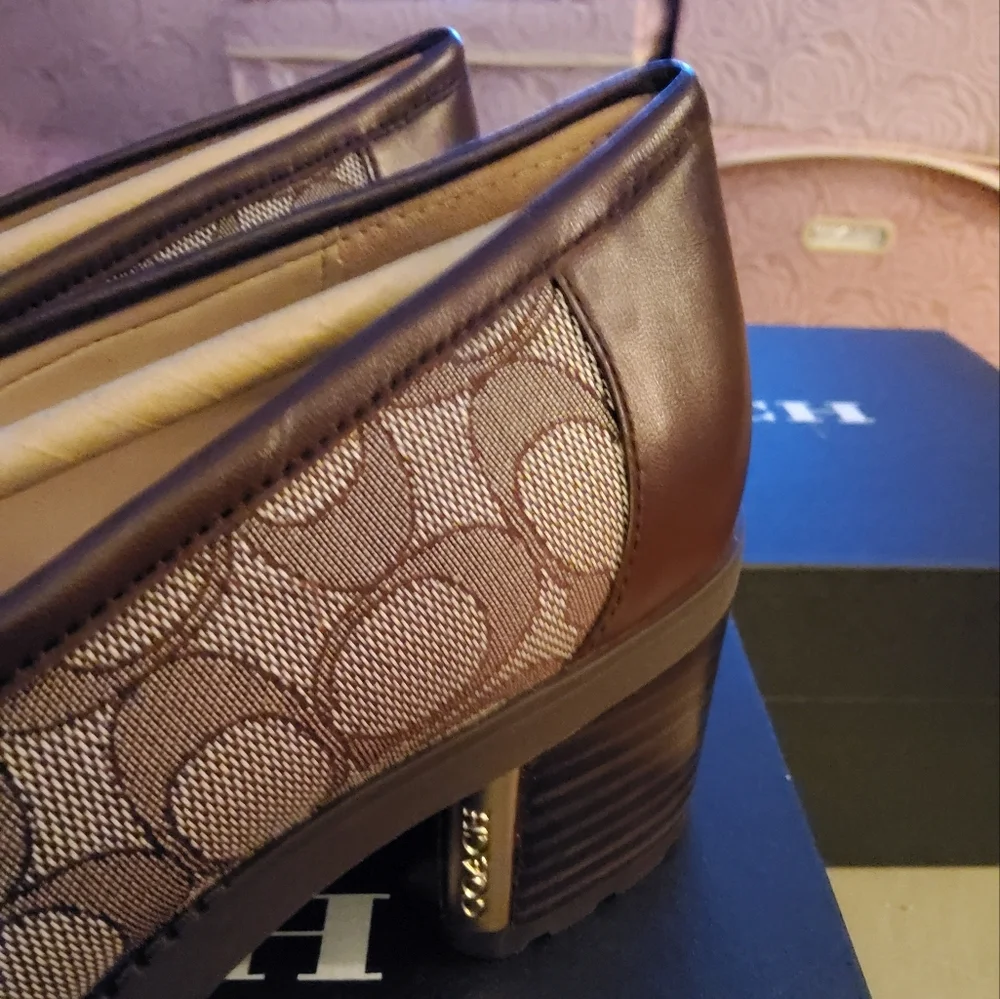 COACH "CORA" LOAFER PUMPS IN COLORS OAK/MAPLE, SIZE 9.5 - Picture 6 of 6